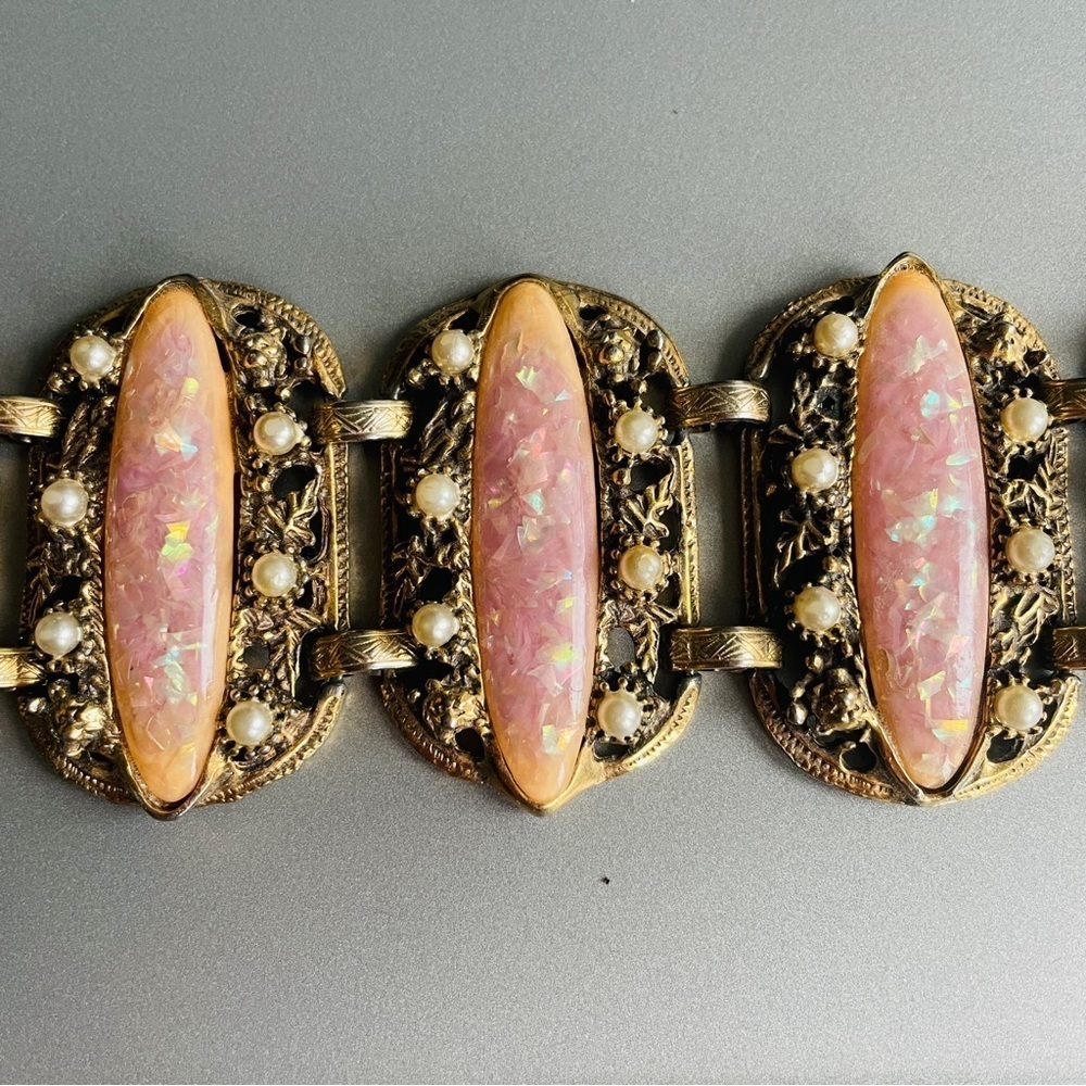 Vintage Selro Confetti Pink Faux Opal, Pearls Wide Link GoldTone Panel B… - Picture 3 of 10